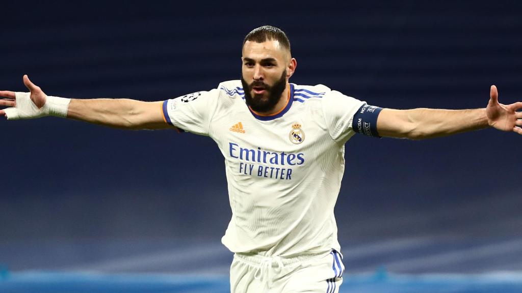 Karim Benzema celebra su gol al Shakhtar, el número 1.000 del Real Madrid en la Champions League