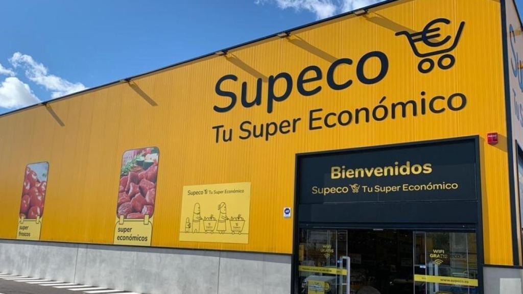 Foto de la fachada de Supeco Torrijos.