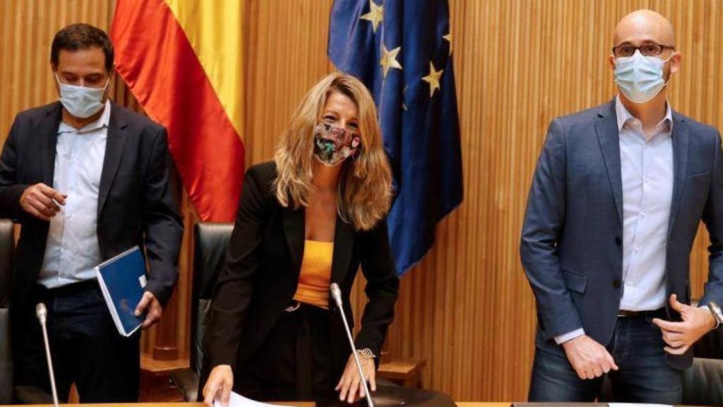 La vicepresidenta segunda, Yolanda Díaz, entre Nacho Álvarez y su jefe de gabinete, Josep Vendrell.