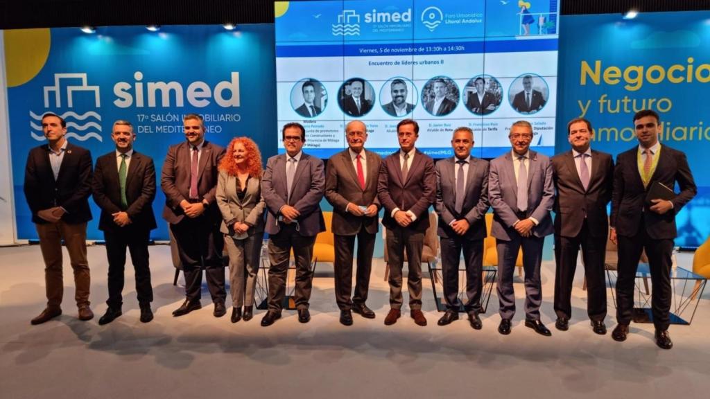 Participantes en el foro celebrado en el Simed.