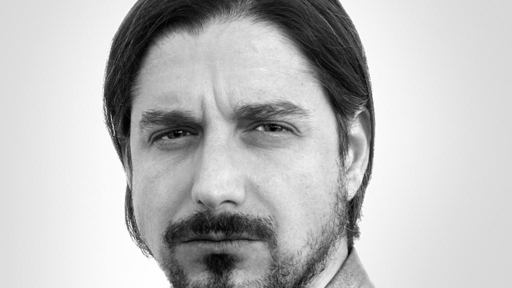 El escritor y taxista Jesús Báez Alcaide, en una imagen reciente.