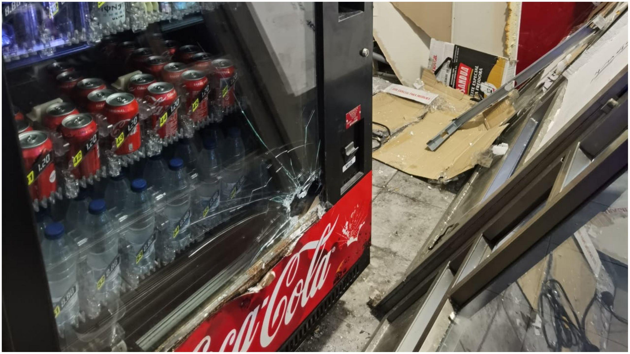 Destrozos en la churrería Núñez de Elviña.