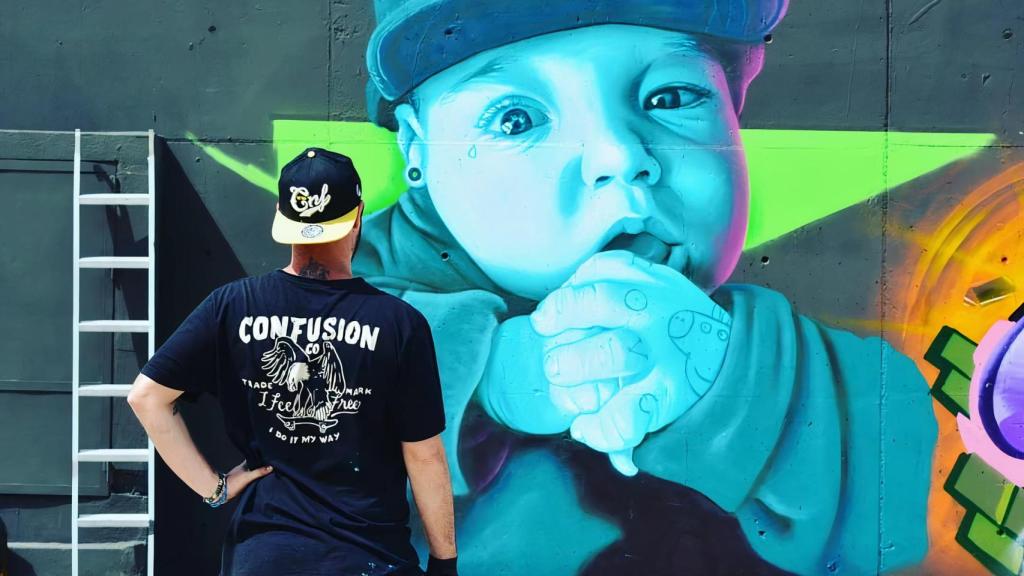 Mon Devane, artista urbano ourensano: El turquesa es el color de Galicia