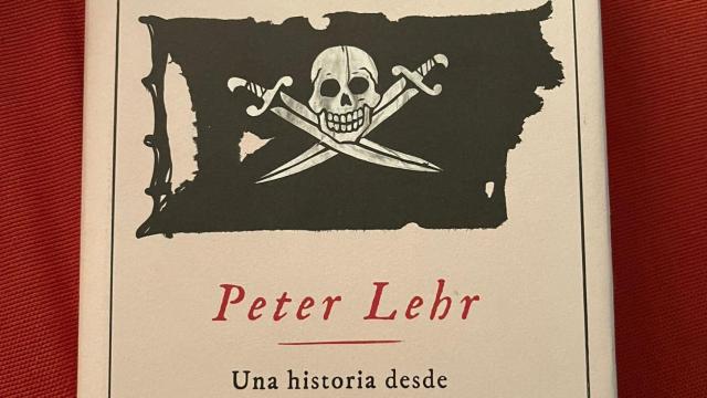 La Jolly Roger, garantiza una buena portada pirata.