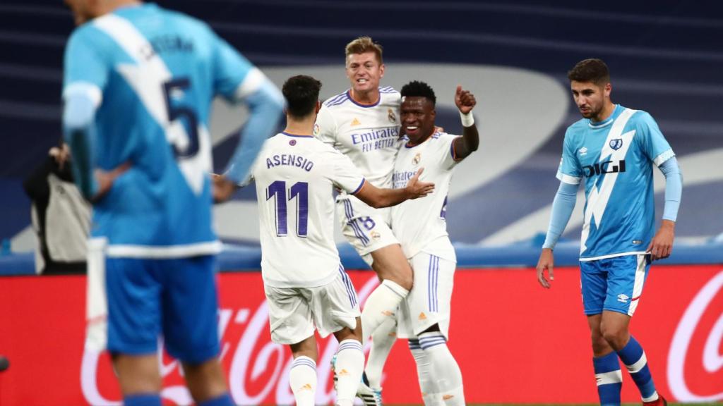 Toni Kroos celebra su gol al Rayo Vallecano