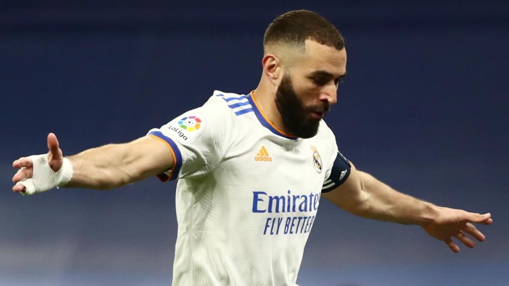 Benzema celebra un gol ante el Rayo Vallecano