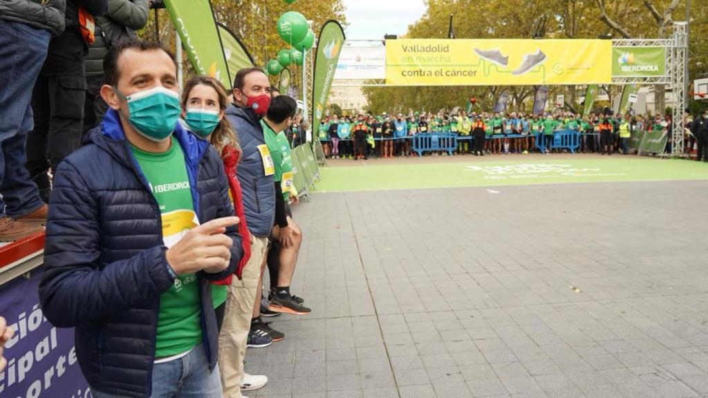 Conrado Íscar, presidente de la Diputación de Valladolid, presente en la X Marcha Contra el Cáncer de Valladolid