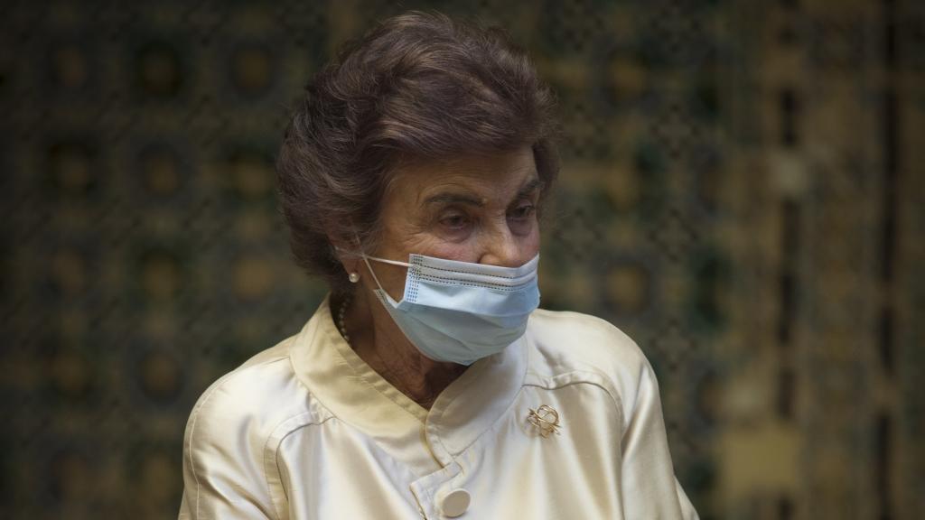 La pintora Carmen Laffón, durante la inauguración de su exposición 'La sal' en septiembre de 2020.