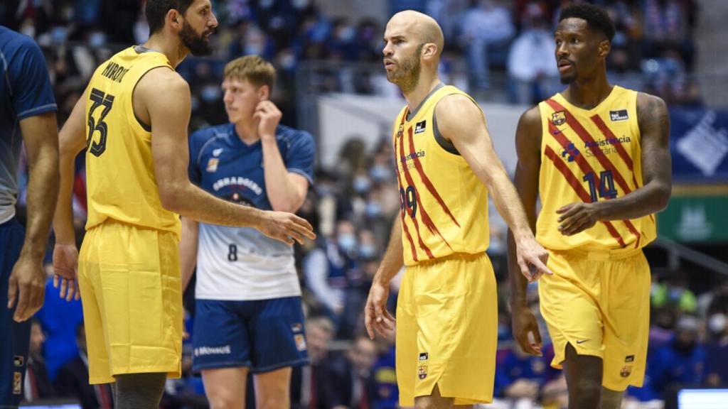 Mirotic, Calathes y Hayes en el Obradoiro - FC Barcelona