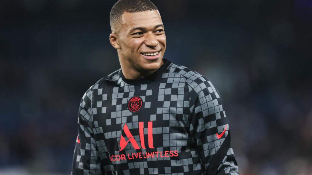Kylian Mbappé antes de un partido con el PSG