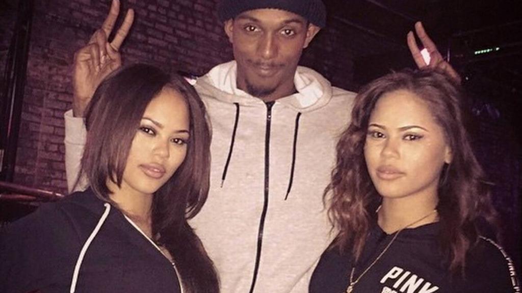 Lou Williams, jugador de la NBA, con sus dos mujeres
