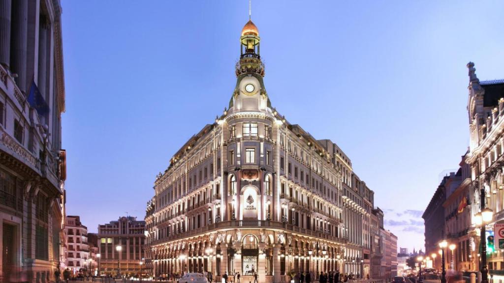 Esquina del Four Season, recién abierto, en Madrid.