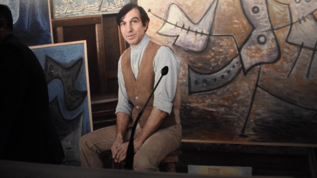 El creador en su estudio.