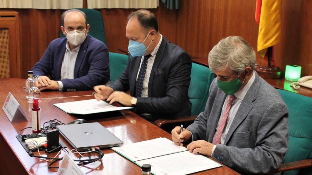 Firma del convenio marco de colaboración entre la ULE y Aletic