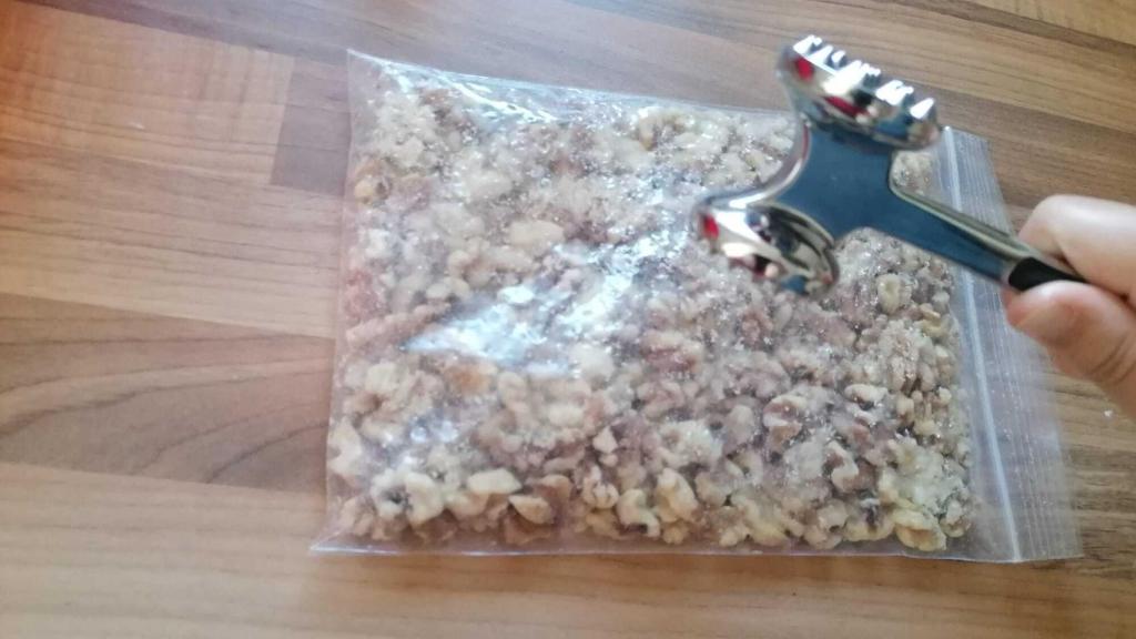 Hay que machacar las nueces.