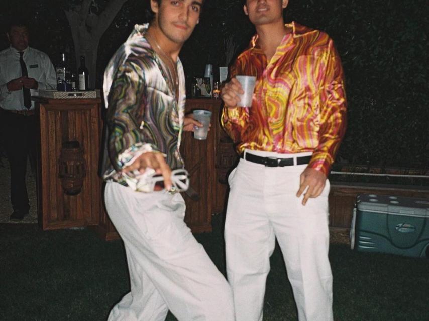 Carlos Falcó junto a un amigo celebrando Halloween, una de las fiestas más famosas de Estados Unidos.