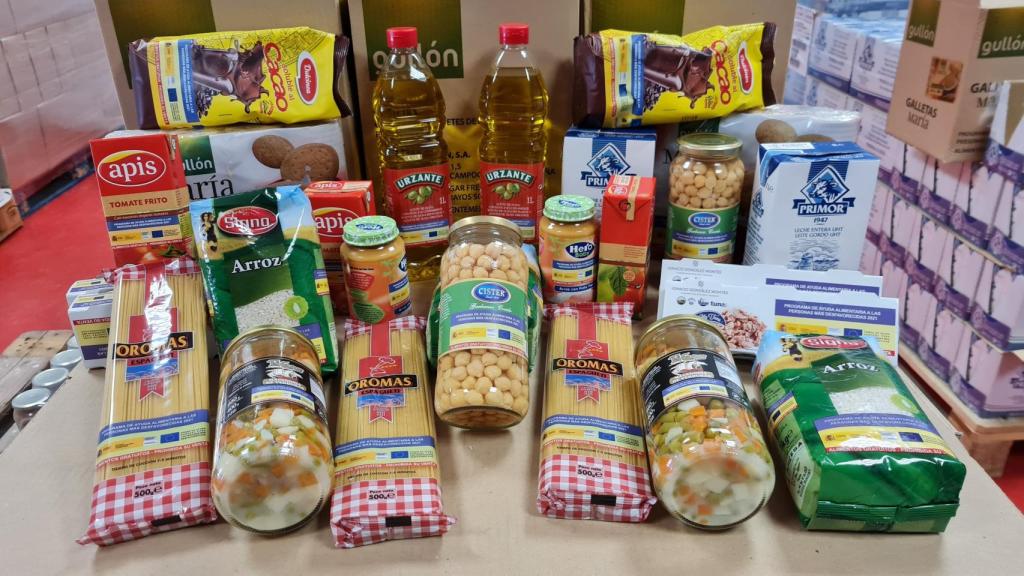 Cruz Roja reparte kilos de alimentos entre las personas vulnerables de Valladolid