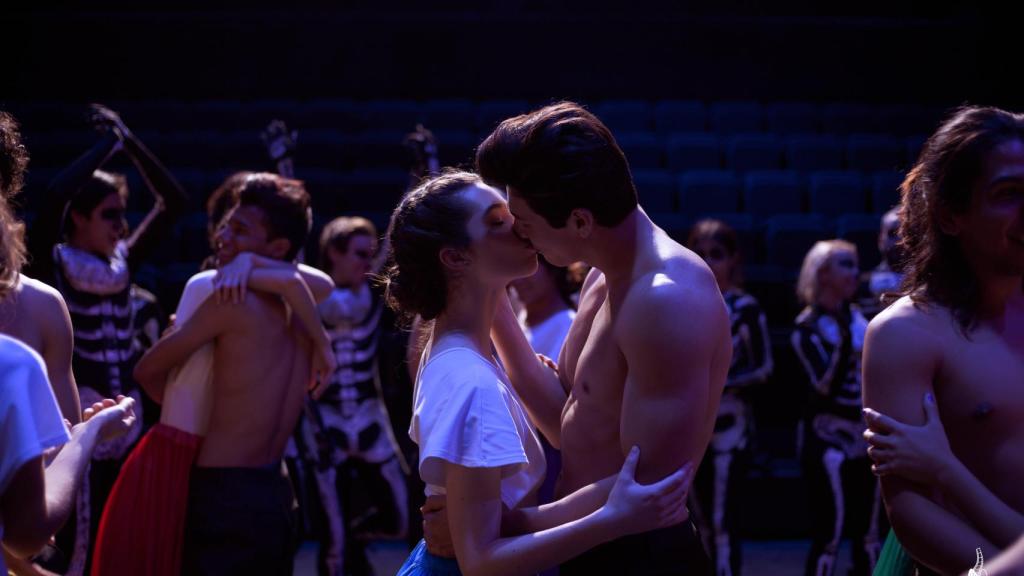 Greta Elizondo e Izaak Alatorre en un momento del filme