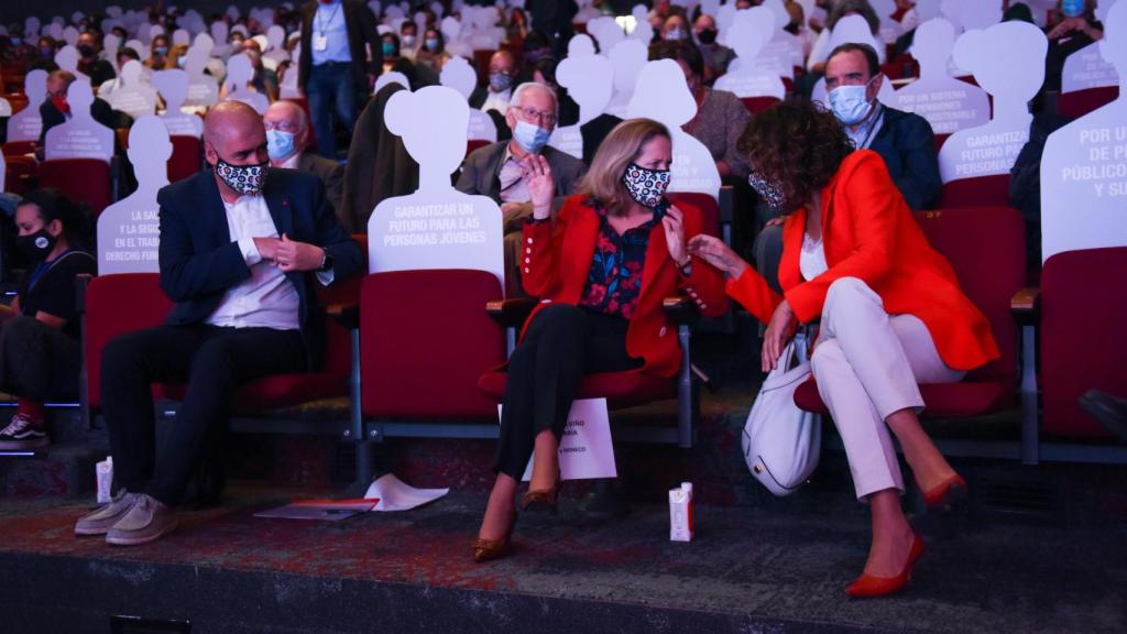 Unai Sordo, Nadia Calviño y María Jesús Montero.