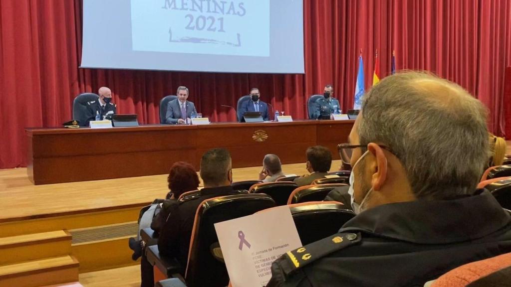 El delegado del Gobierno en Galicia, José Miñones, inaugura unas jornadas formativas sobre violencia de género