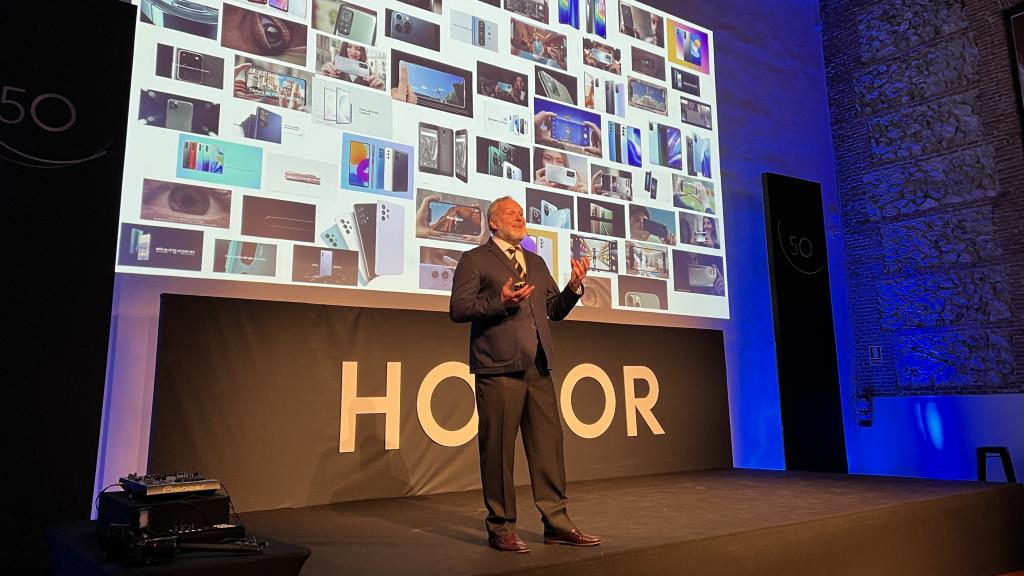Ramiro Larragán durante la presentación de Honor.