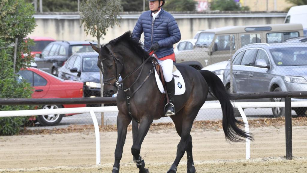El duque de Arjona ha retrasado la fecha de la misa debido a sus compromisos profesionales.