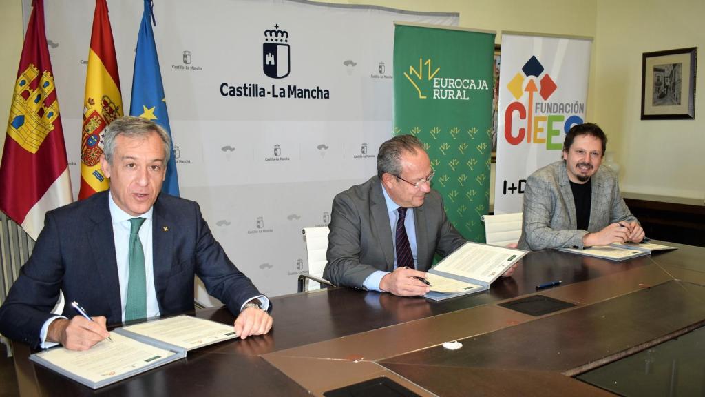 Eurocaja Rural, la Junta y CECAP refuerzan su compromiso con las personas con discapacidad