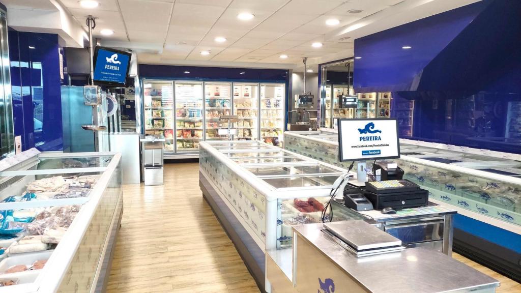 Interior de la tienda de Pereira en la avenida de Beiramar.