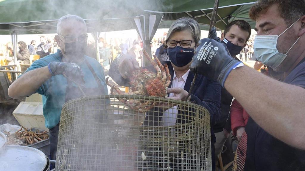 La conselleira Rosa Quintana en Lorbé.
