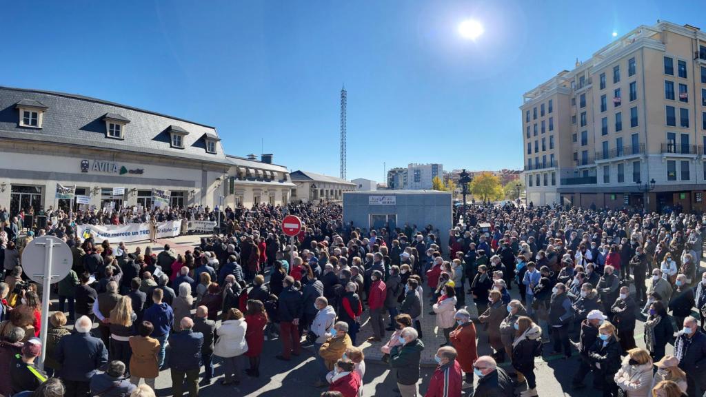 Unas 4.000 personas salen a la calle en Ávila para exigir al Gobierno un tren del siglo XXI