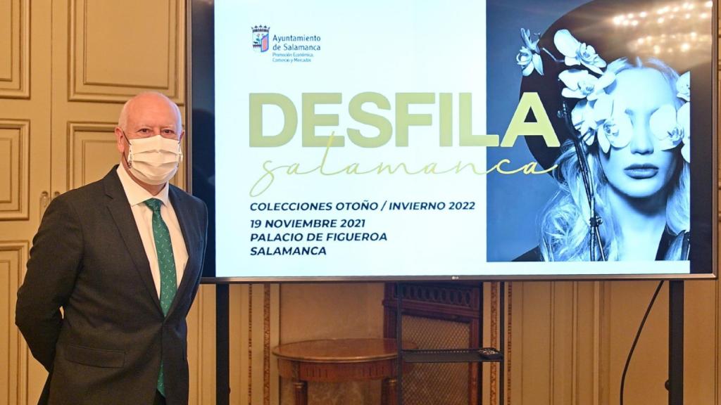 El concejal de Promoción Económica, Comercio y Mercados, Juan José Sanchez Alonso, ha presentado hoy la V edición de la pasarela de moda 'Desfila Salamanca'
