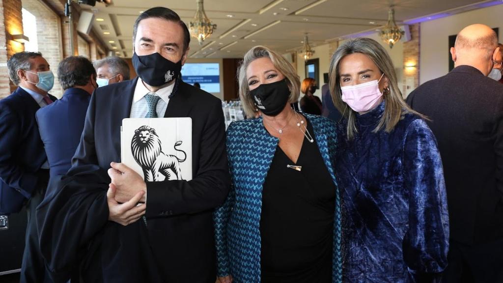 Pedro J. Ramírez, Esther Esteban y Milagros Tolón en la presentación del acuerdo entre El Español y El Digital CLM