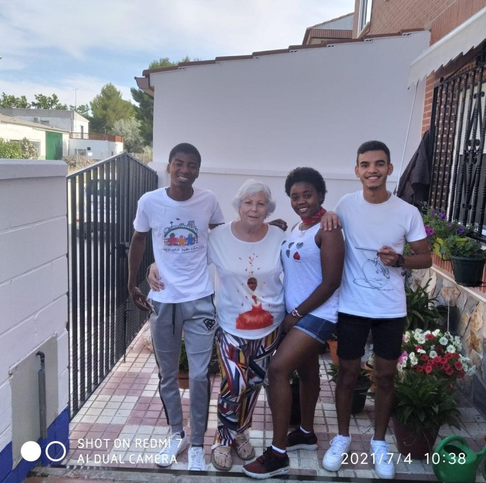 Emilia Lozano con Diarasuba, Christy y Yassin