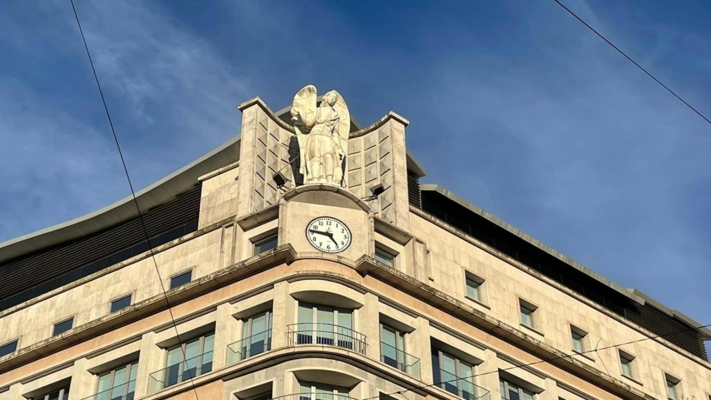El reloj de carillón de la sede central de Abanca.