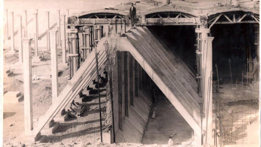 Otra imagen histórica de la construcción.