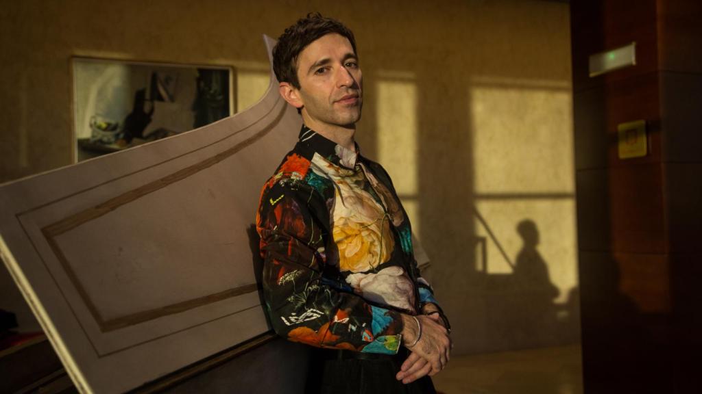 Anthony Roth Costanzo durante la entrevista con EL ESPAÑOL.