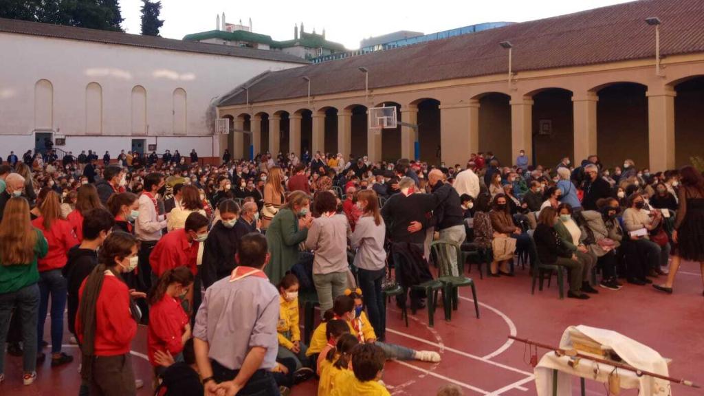 Asistentes a la misa en honor del padre José Pablo Tejera, en El Palo
