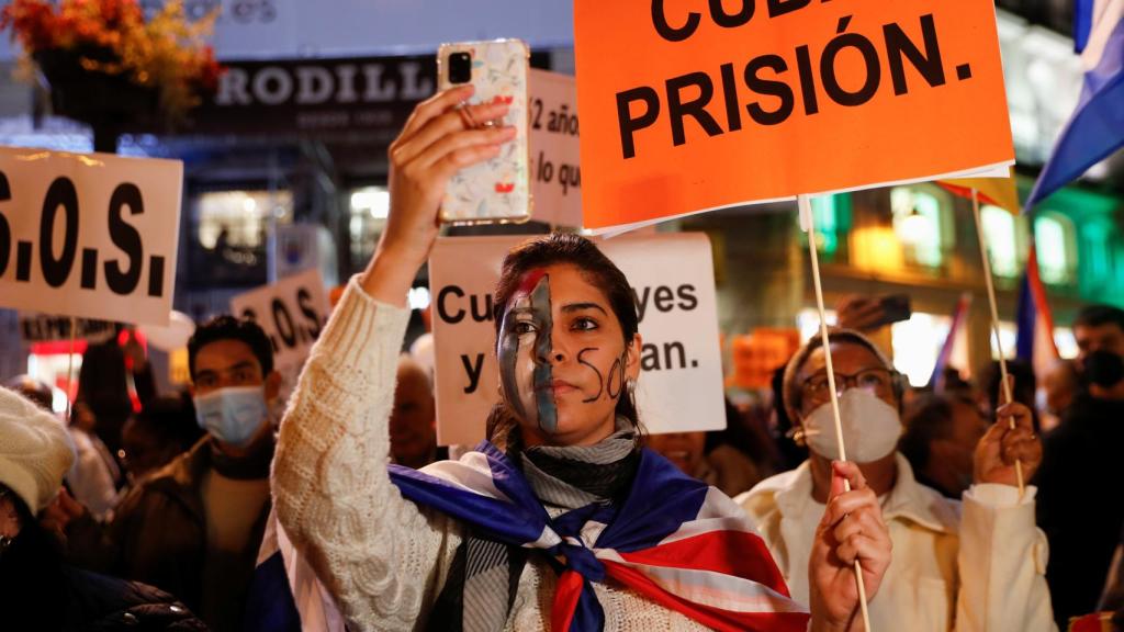 Protesta para exigir derechos humanos en Cuba en la Puerta del Sol de Madrid.
