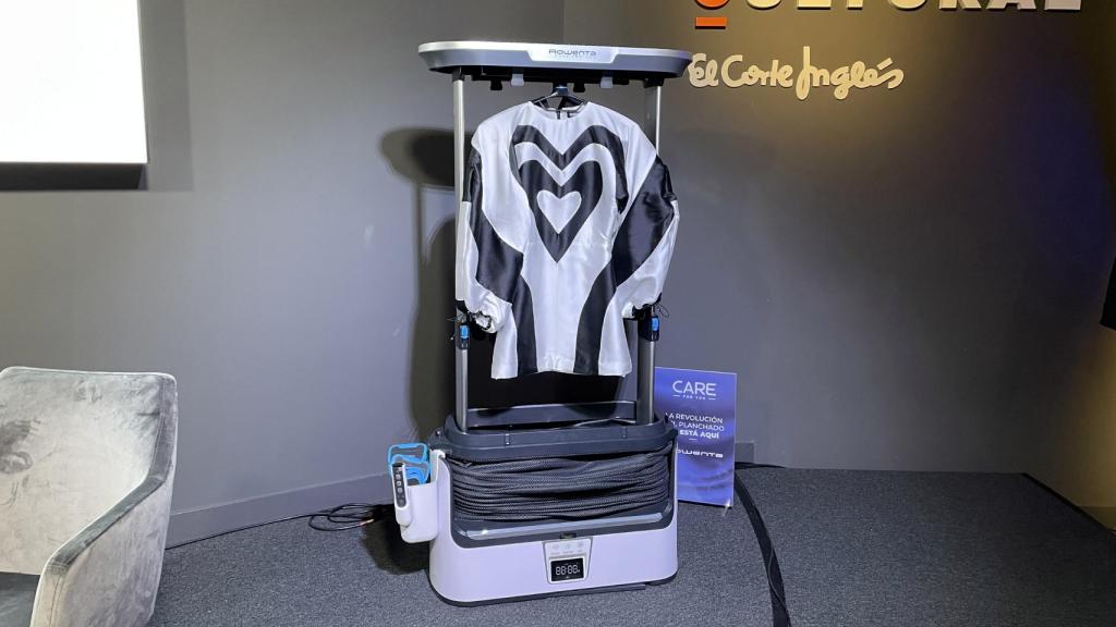 Así es el robot de planchado Care for  You de Rowenta.