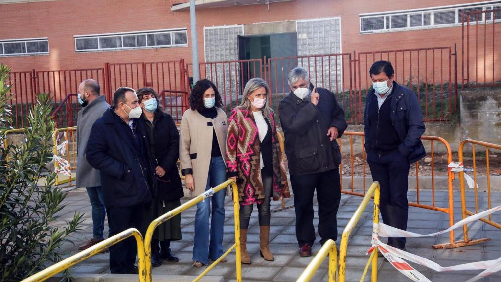 La alcaldesa de Toledo, Milagros Tolón, durante su visita a las obras del paseo Alberto Sánchez.