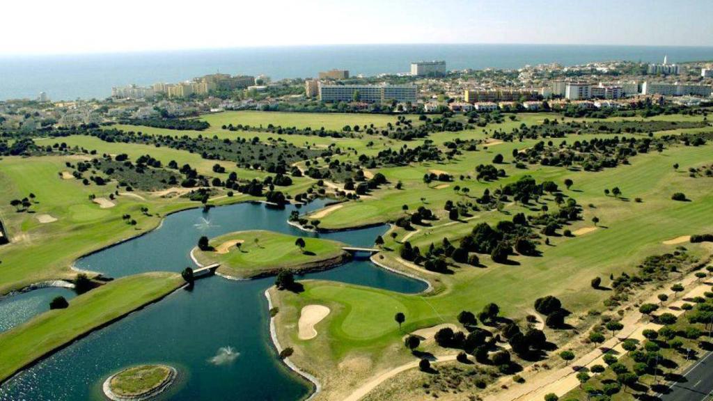El campo de golf de Matalascañas, antes de su clausura en 2016.