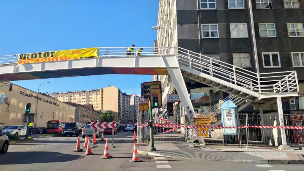 Operaciones en la pasarela peatonal de la Ronda de Outeiro