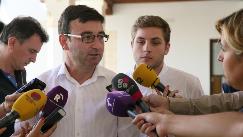 Daniel Martínez visitó en 2015 al presidente de Castilla-La Mancha en Toledo.