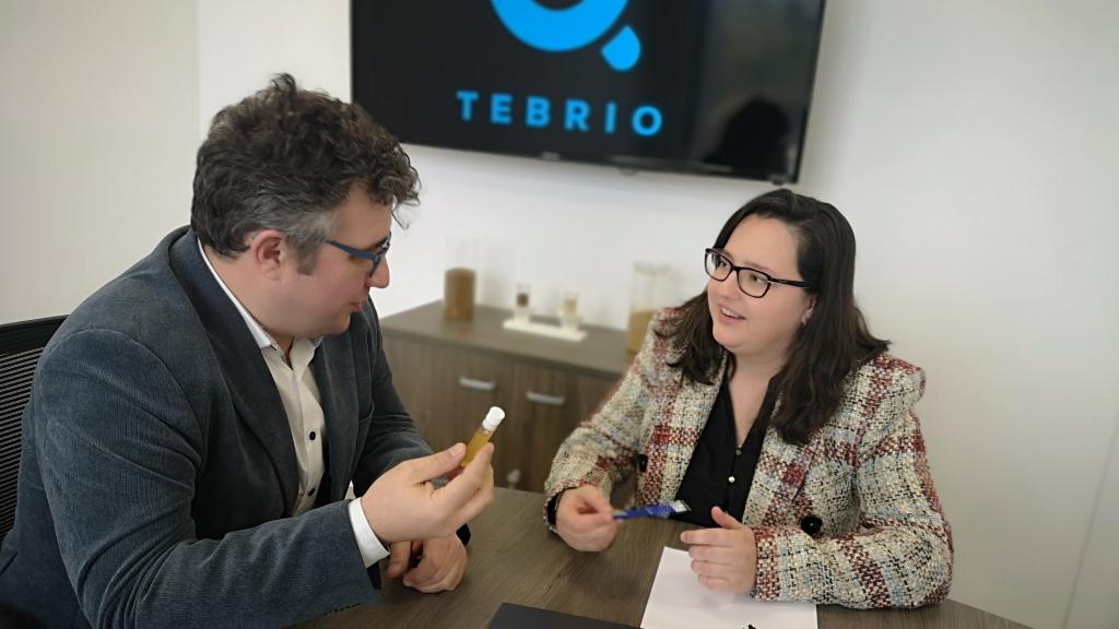 Adriana y Sabas, fundadores de Tebrio.