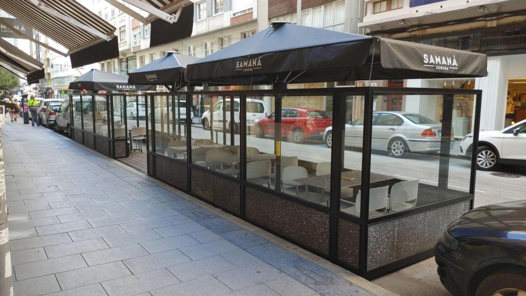 Terrazas en plazas de aparcamiento en A Coruña.