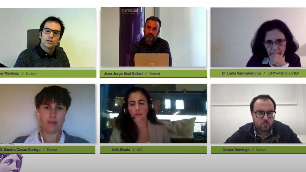 Xavier Martínez (moderador); Jose Jorge Espí Gallart, responsable de Impacto Sostenible en Eurecat; Lydia Vamvakeridou , investigadora está especializada en modelado computacional e hidroinformática; Sandra Casas, responsable de la línea de investigación del Agua de Eurecat; Inés Breda, miembro de la Asociación Internacional del Agua; y  Xavier Domingo, director de la Unidad de Inteligencia Artificial Aplicada de Eurecat.