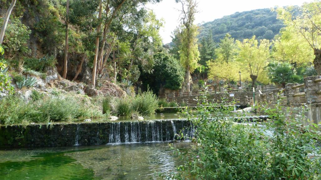 La salida del Genal está marcada por pequeñas represas.
