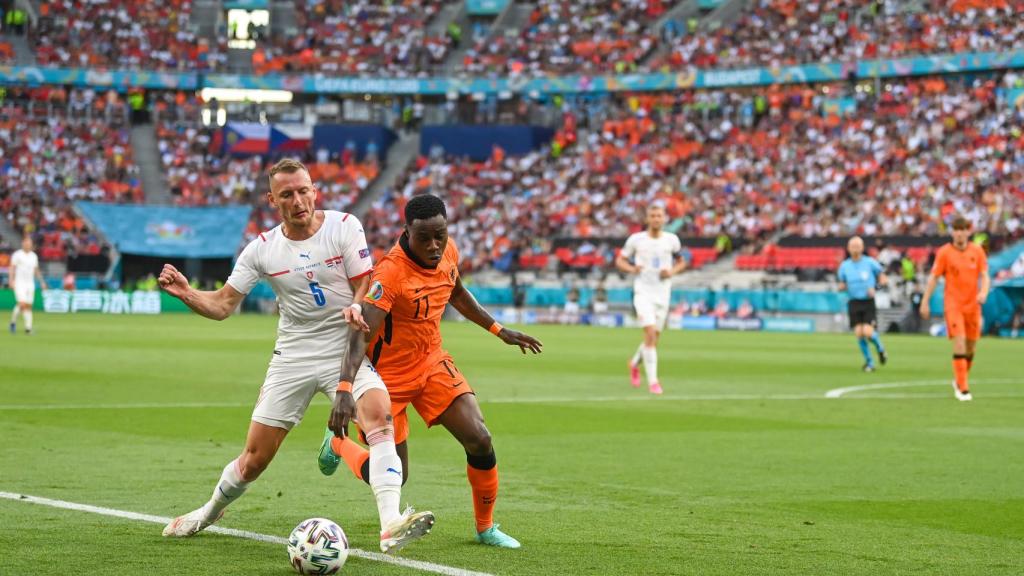 Quincy Promes durante un encuentro con Holanda