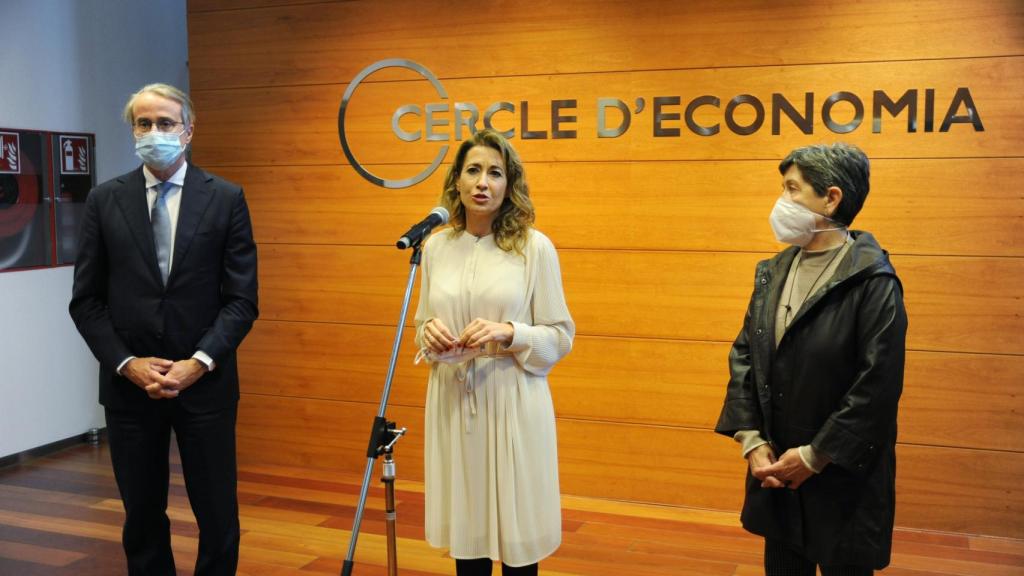 La ministra Raquel Sánchez con Javier Faus y Teresa Cunillera.