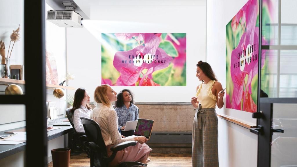 Proyectores de Panasonic para salas de reuniones